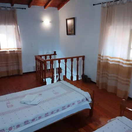 Nyaraló Traditional House With Loft -michalis' House In Kouramades-